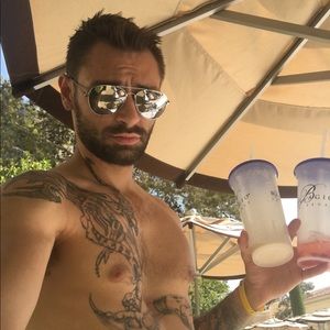 Meet your Posher, Isaac